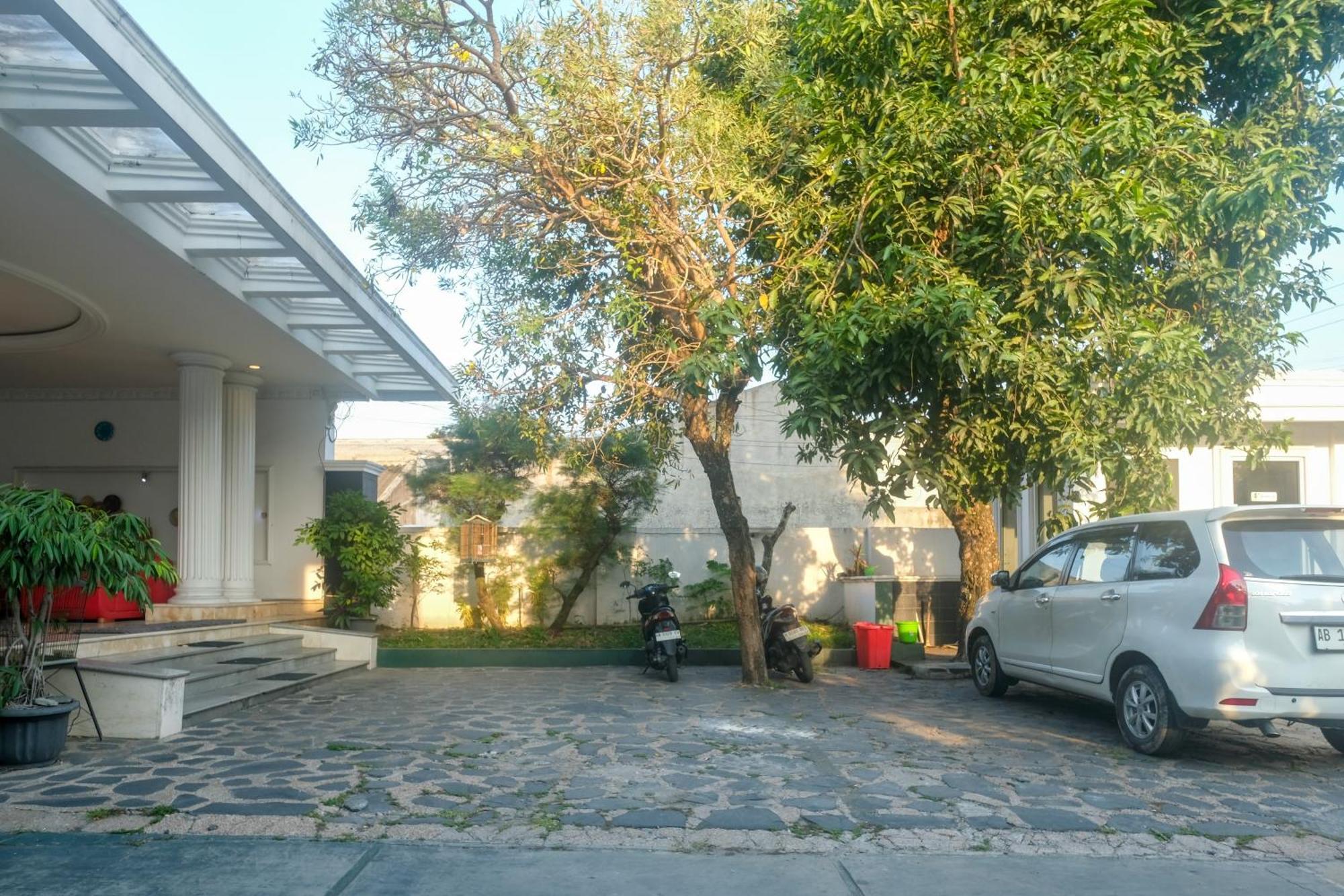 Urbanview Omah Pari Boutique Hotel Jogjacarta Exterior foto